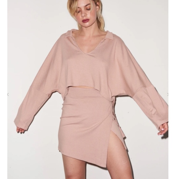 NWT LNA REVOLVE CROPPED CAPE TOP IN NUDE - M - Picture 3 of 12